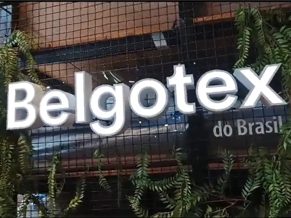Belgotex do Brasil — letras caixa em fachada institucional